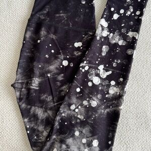 Niyama Sol Black and White Splatter Leggings